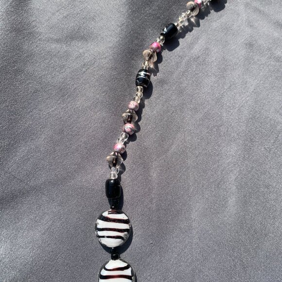 JEWELRY - 17.5in strung beaded drop necklace zebra striped, black, white, pink - Picture 10 of 12